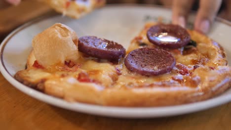 la pizza turca de sucuk