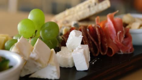 Close--up-of-fresh-breakfast-on-tray