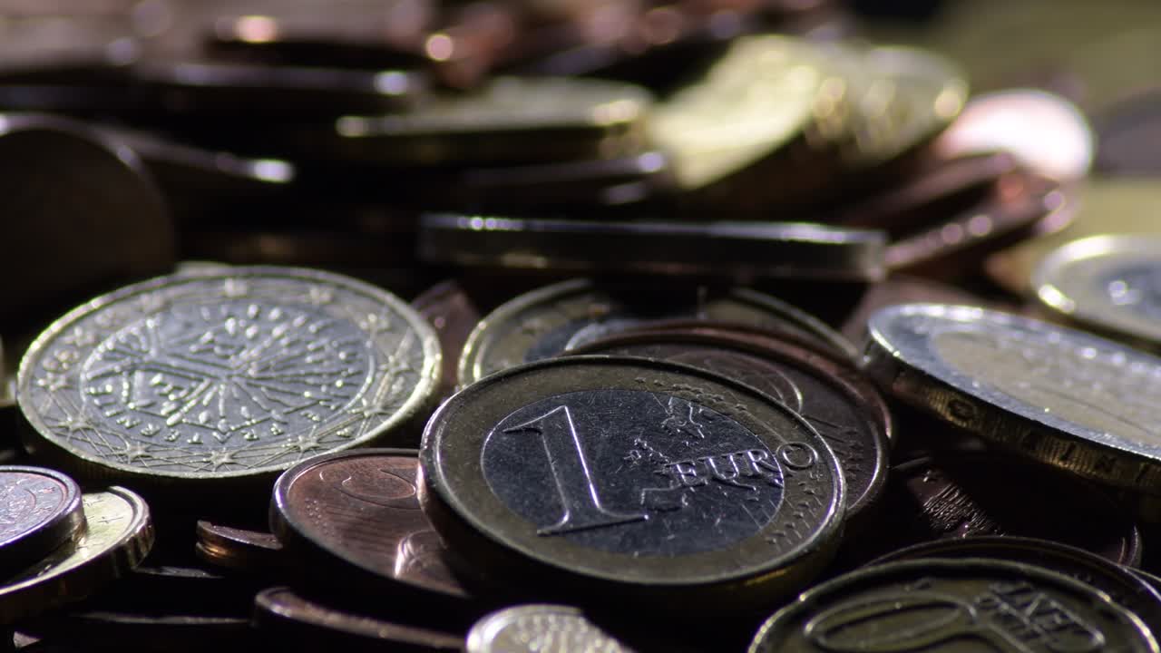 las monedas de euro que giran