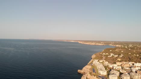 Spanien-Mallorca-Cala-Figuera-Ansicht-Von-Oben-Mit-Einer-Drohne-Bei-4k-24-Fps-Mit-Nd-filtern-Und-Zu-Verschiedenen-Tageszeiten-Mit-Dji-Mavic-Air