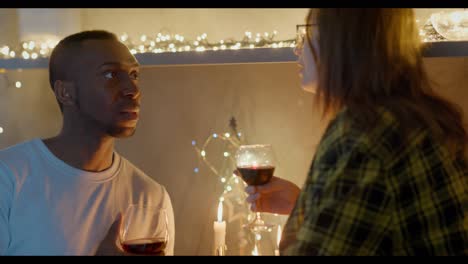 una cita romántica para cenar.