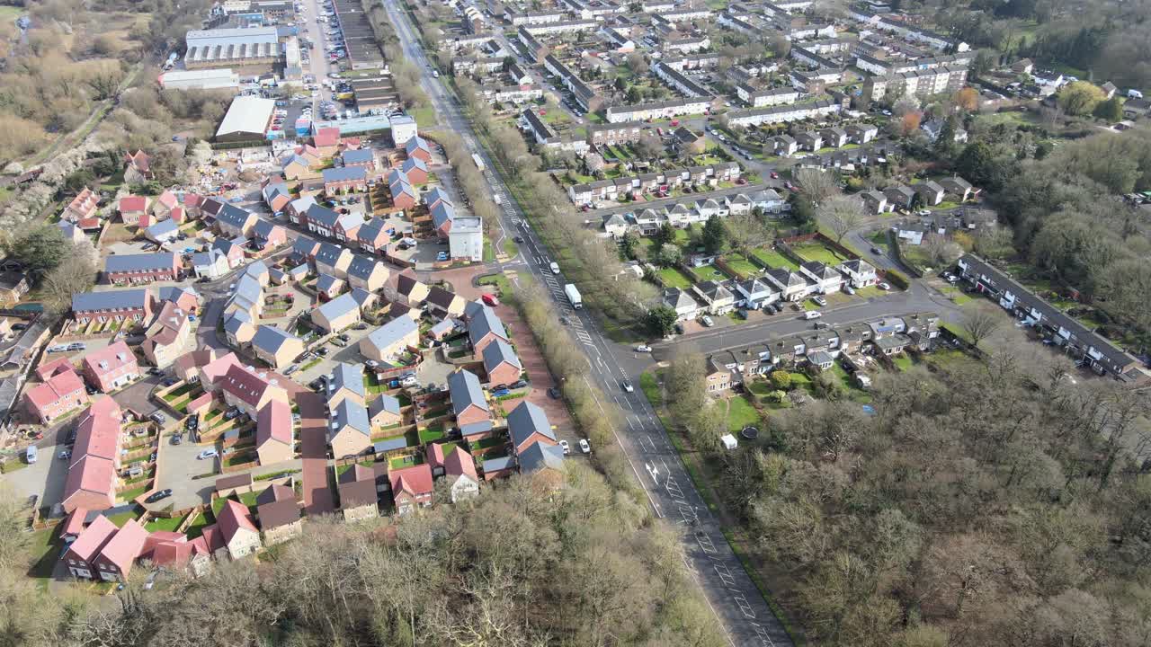 vivienda nueva y vivienda antigua en harlow essex imágenes aéreas del reino unido