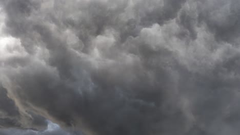 Vista-De-Tormenta-Supercélula-Oscuridad-Nubes