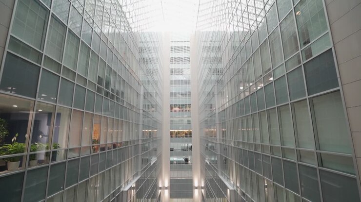centro commerciale con uffici in vetro