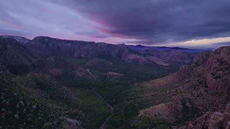 Sonnenaufgangs-Drohnenaufnahmen-Des-Chiricahua-Nationaldenkmals