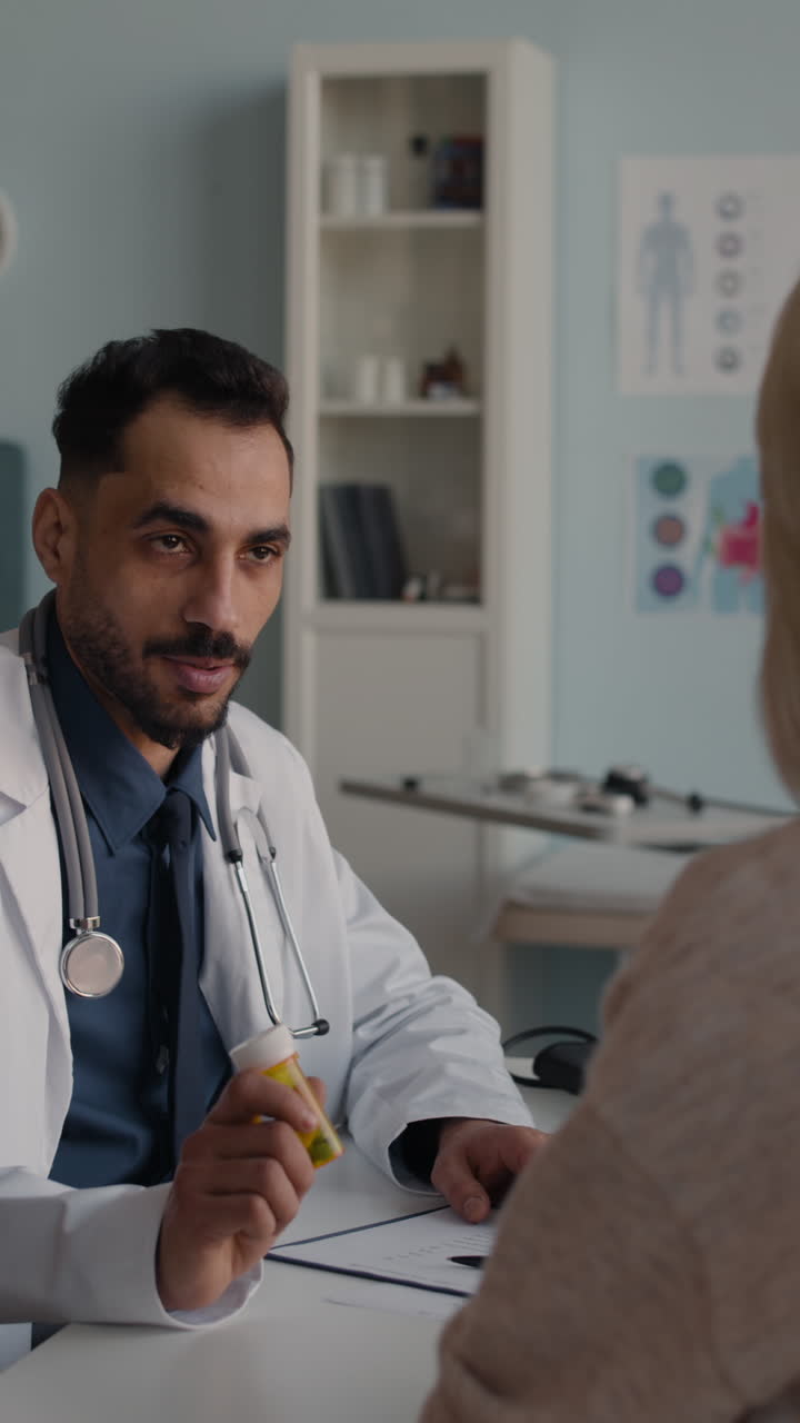 consulta del médico con el paciente