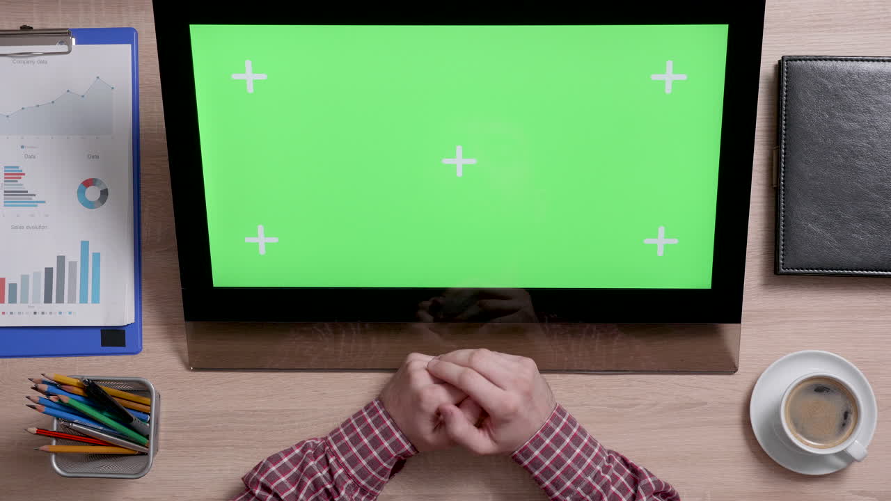 Desktop Screen with Chroma Key