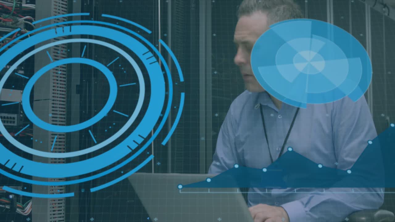 animación de escaneo sobre un trabajador masculino caucásico de la sala de servidores