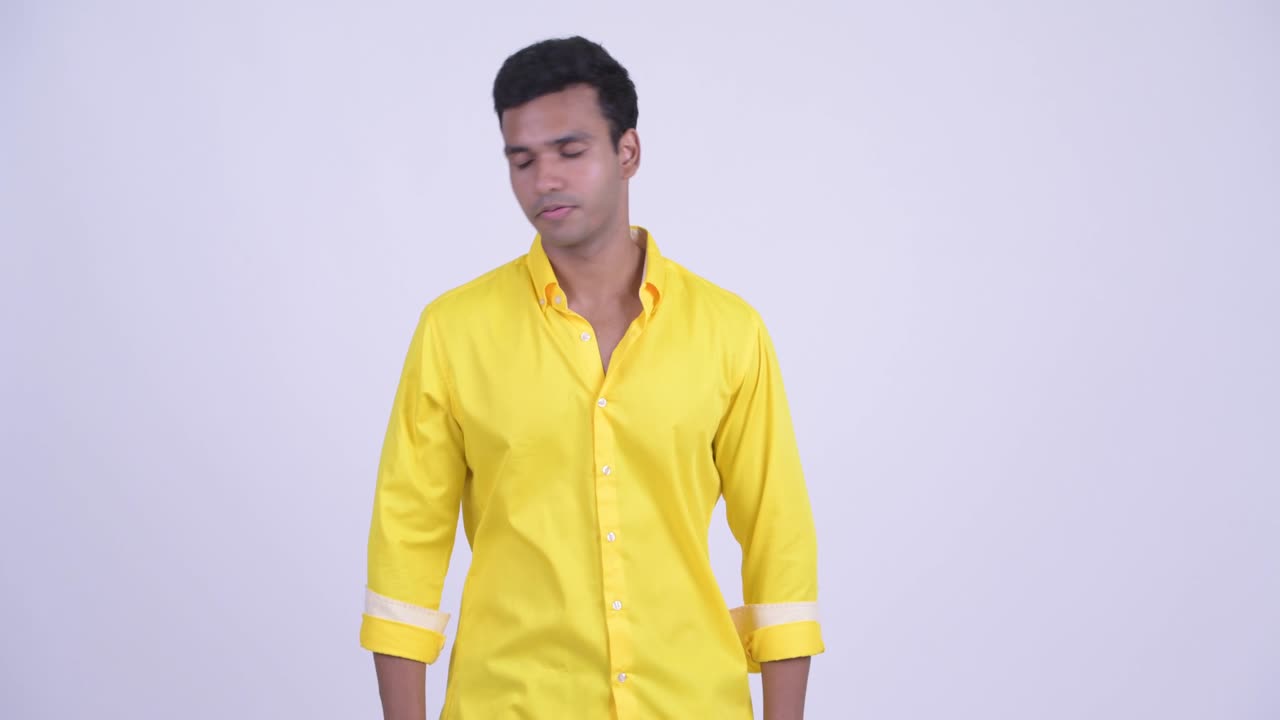 젊은 잘생긴 인도 사업가