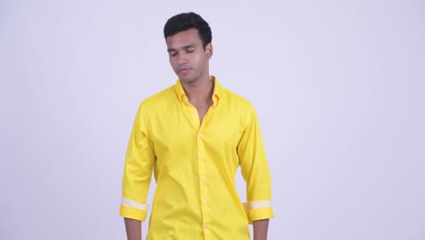 joven y guapo hombre de negocios indio