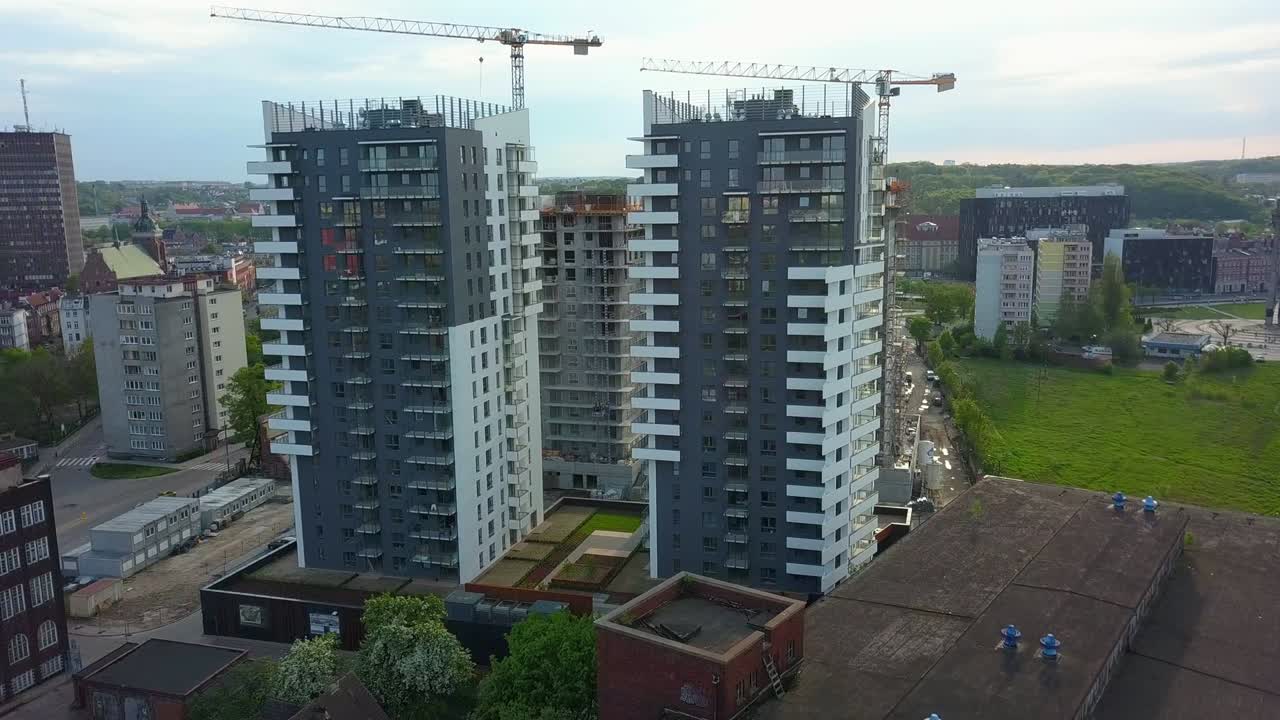 antena de edificios residenciales de gran altura en construcción