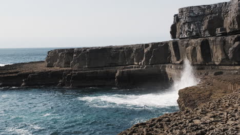 Espiráculo-Que-Echa-Agua-En-La-Isla-De-Inishmore