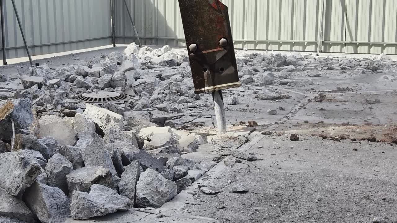 진행 중인 철거 작업