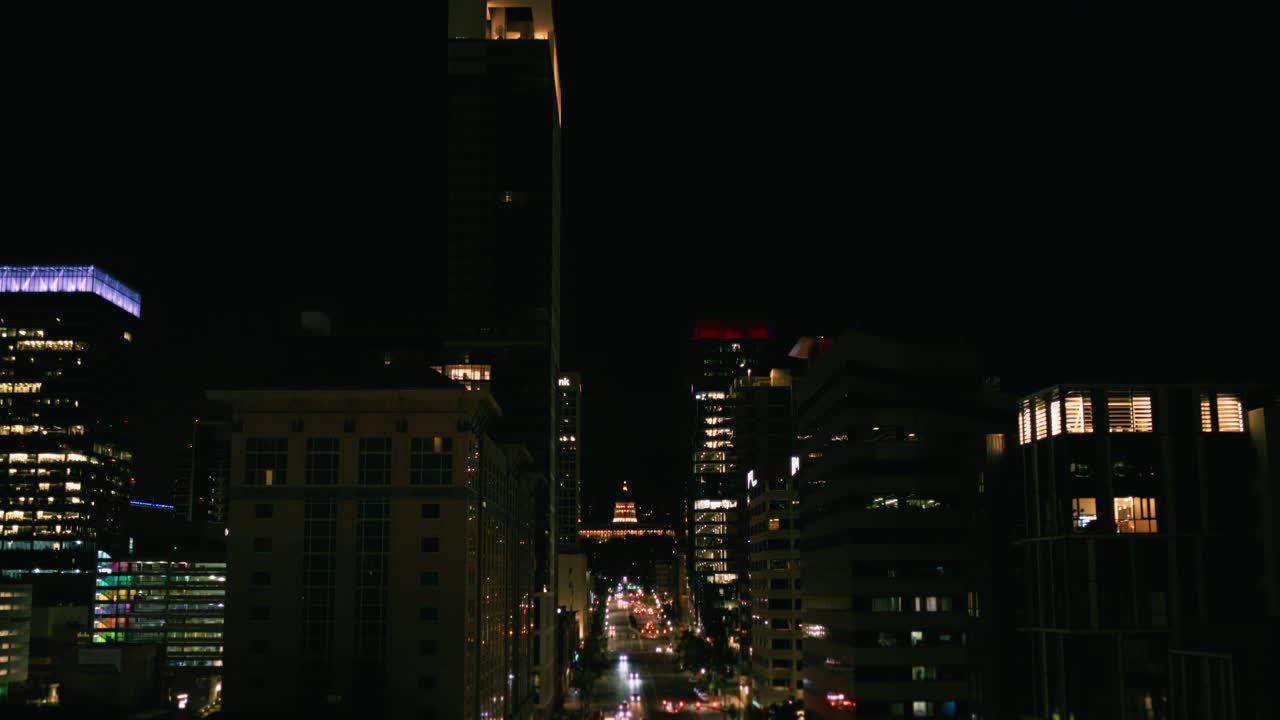horizonte de la ciudad en la noche