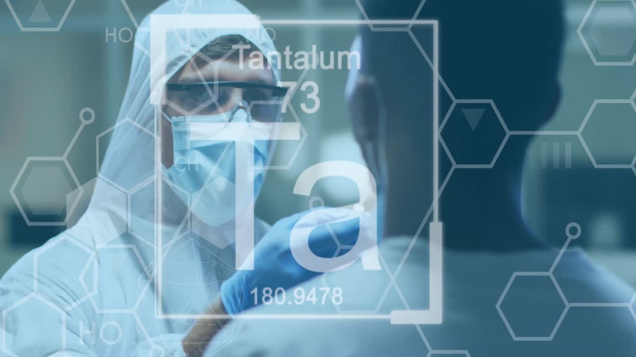 animazione di simboli di chimica su dottore caucasico