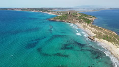 Langer-Weißer-Strand-Von-Capo-San-Marco-In-San-Giovanni-Di-Sinis,-Sardinien,-Italien---4k-Antenne