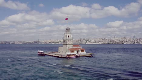 la torre de la doncella, tomada al mediodía, imágenes de video aéreas en 4k