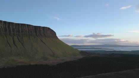 Benbulbin-4K-Luftaufnahme-–-Co.Sligo-–-Irland