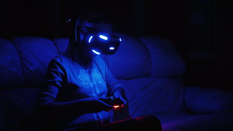 Frau-Spielt-In-VR-Headset
