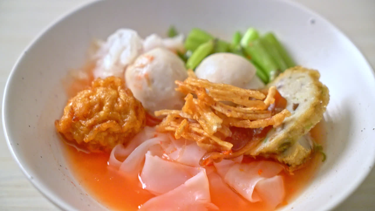 (Yen-Ta-Four) - Thai Style Noodle with assorted tofu and fish ball in Red Soup - Asian food style