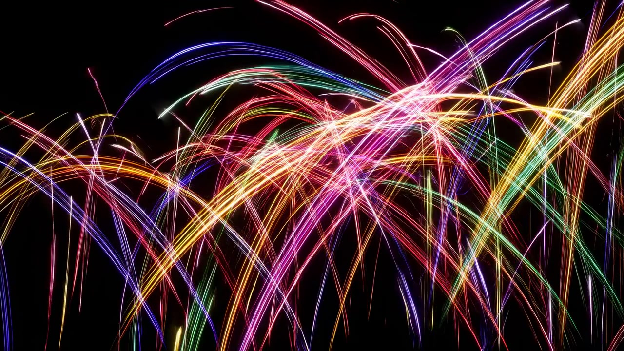 Acúmulo denso de rastros de luz arqueados multicoloridos subindo da borda inferior em laços sobrepostos, cruzamentos e filamentos flutuantes, criando uma grade luminosa em camadas contra um preto profundo