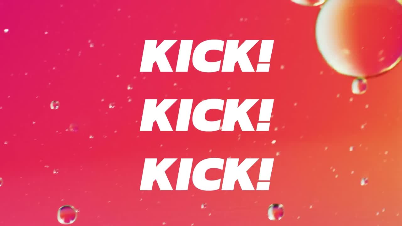 animación del texto de patada sobre un fondo abstracto con patrones líquidos