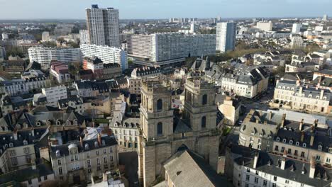 Horizons-Towers-residential-neighborhood-and-cityscape,-Rennes-in-France