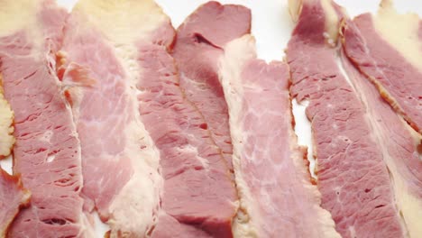 tocino ahumado en rodajas