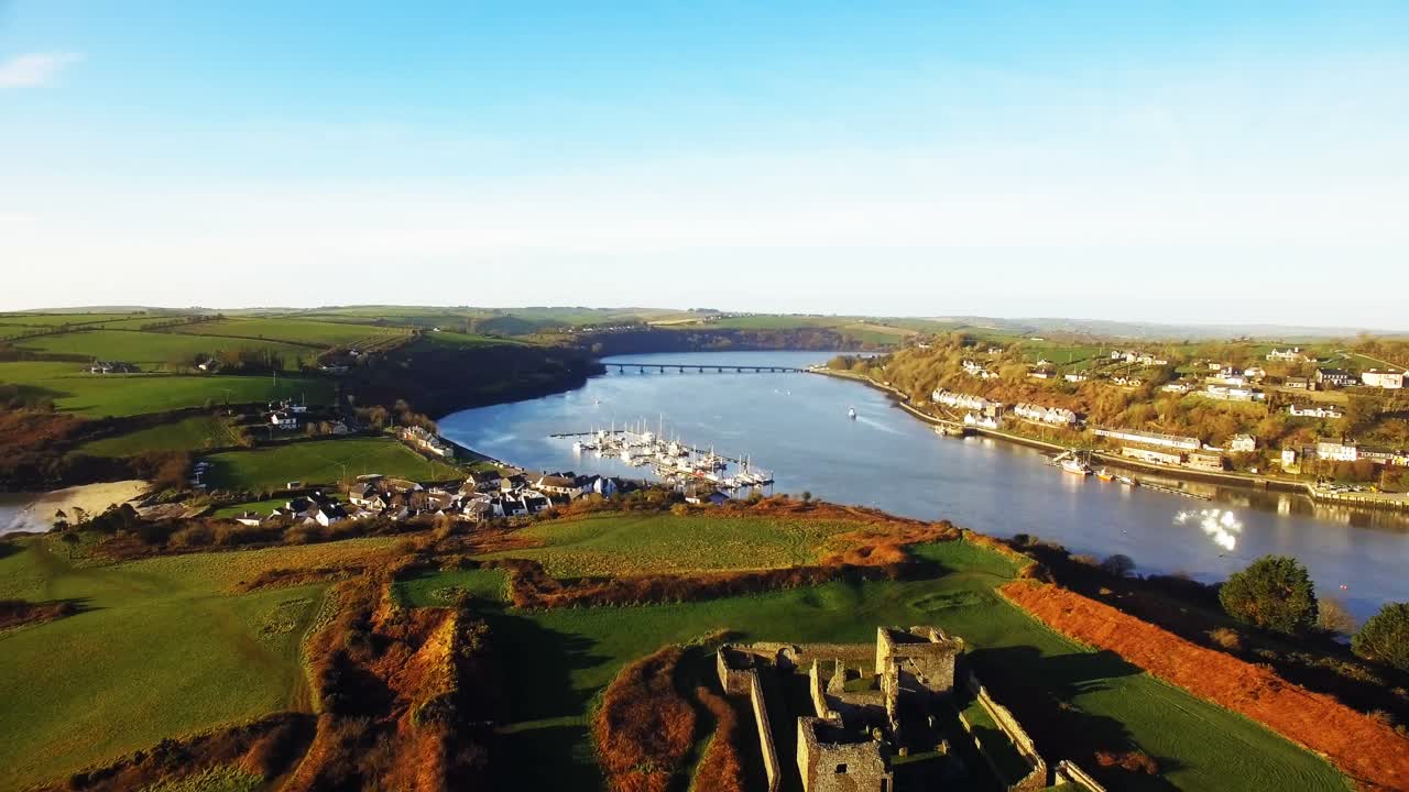 옛 폐허 구조물 의 공중 사진 4k