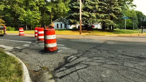 Conos-De-Tráfico-De-Contracción-En-La-Carretera