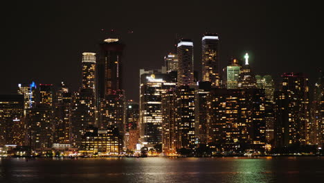 toronto skyscrapers at night