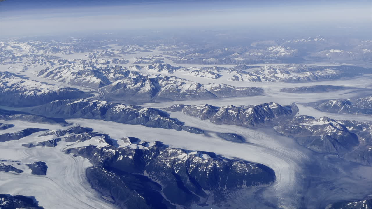 알래스카 산맥 위를 날다