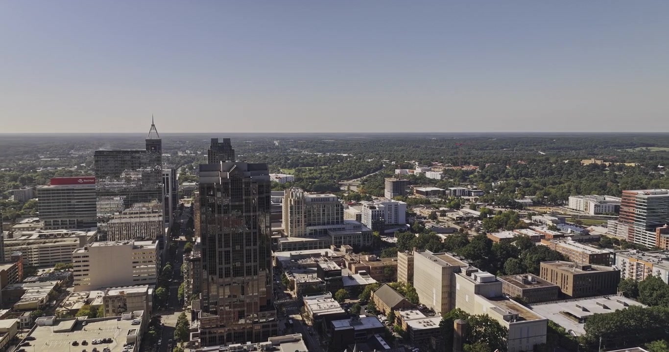 Luftfoto v83 af Raleigh, North Carolina, der forbinder Capital District, Glenwood South, Warehouse District og centrum - Optaget med Mavic 3 Pro Cine - 1. oktober 2023