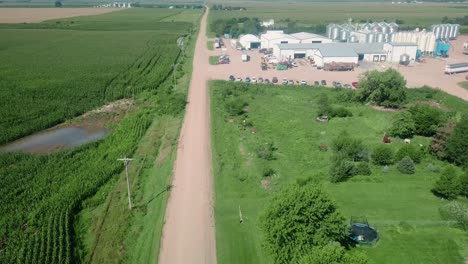 Drohnen-Luftbild-Eines-Internationalen-Export-Agrarunternehmens,-Das-Saatgut-In-Die-Ganze-Welt-Exportiert,-In-Nebraska,-USA-2