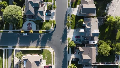 Straight-down-aerial-view-of-a-single-family-home-neighborhood-in-Lehi,-Utah