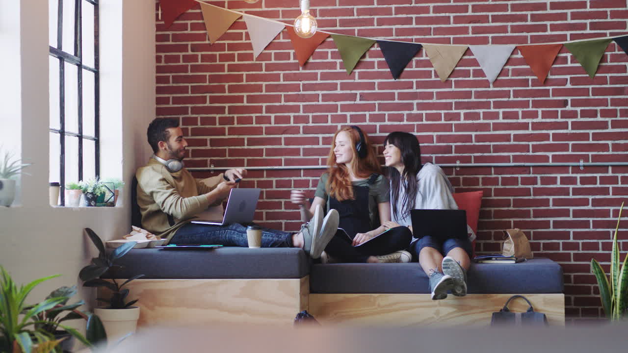 학생 여자 친구 들 을 위한 전화 사진