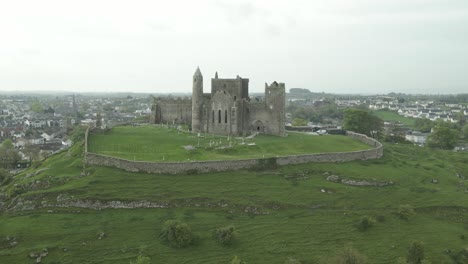 Friedhofsfelsen-Von-Cashel-Castle-Tipperary-Irland-Antenne