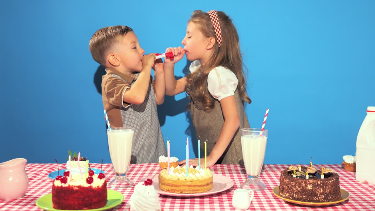 niños celebrando una fiesta de cumpleaños