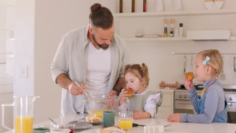 Kochen,-Backen-Und-Vater-Mit-Kindern-Beim-Essen