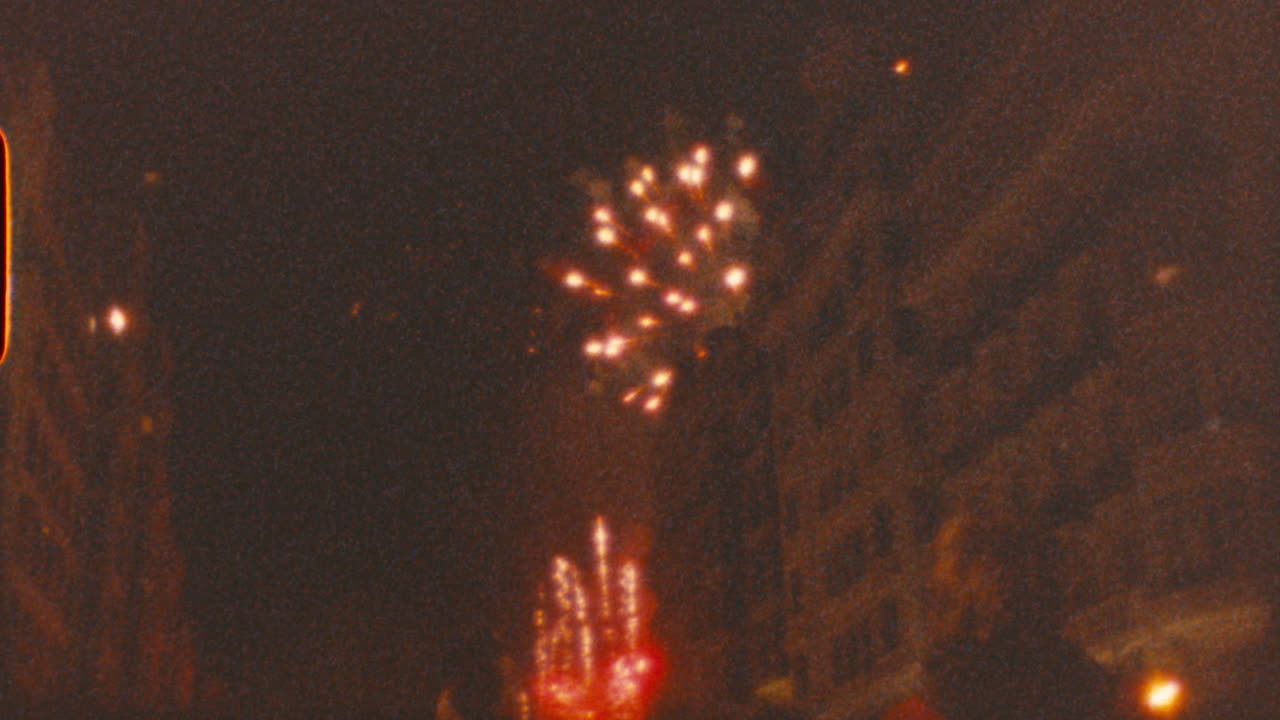 espectáculo de fuegos artificiales por la noche