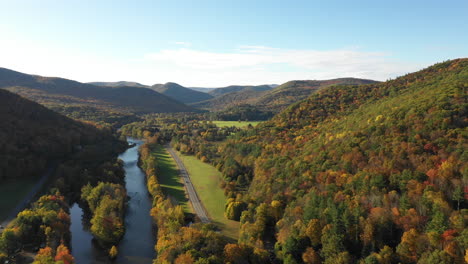 Beautiful-fall-autumn-leaves-colorful-mountain-vista-aerial-in-new-england-USA