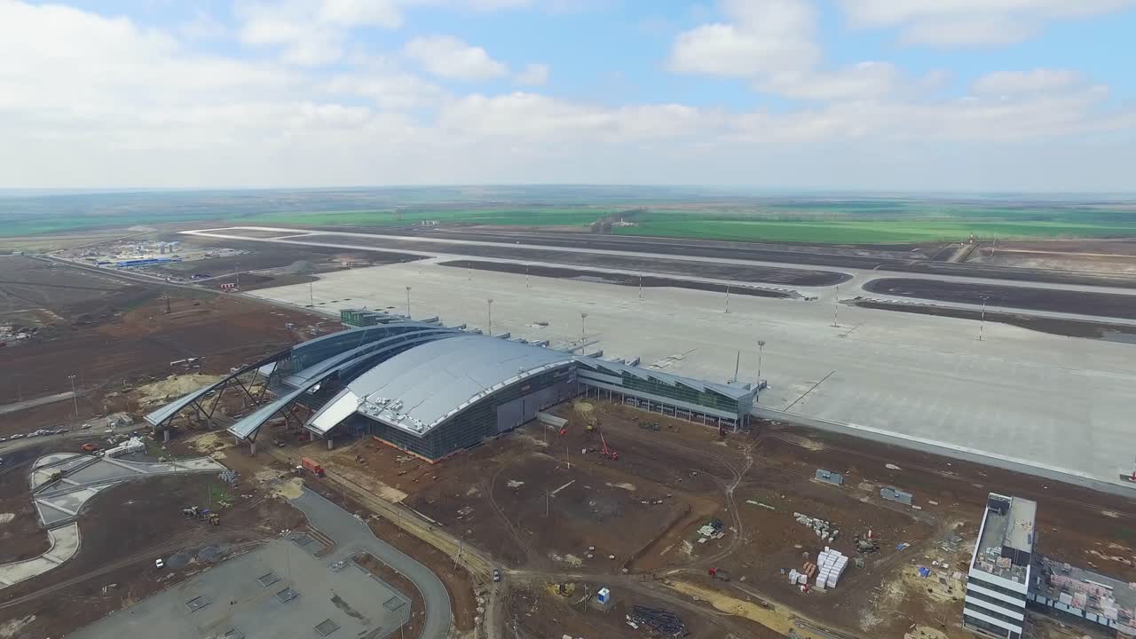 vista aérea de un aeropuerto en construcción