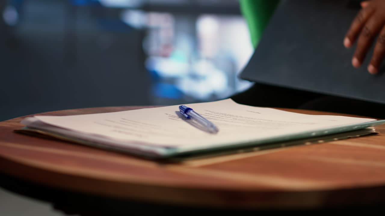 la firma de los documentos