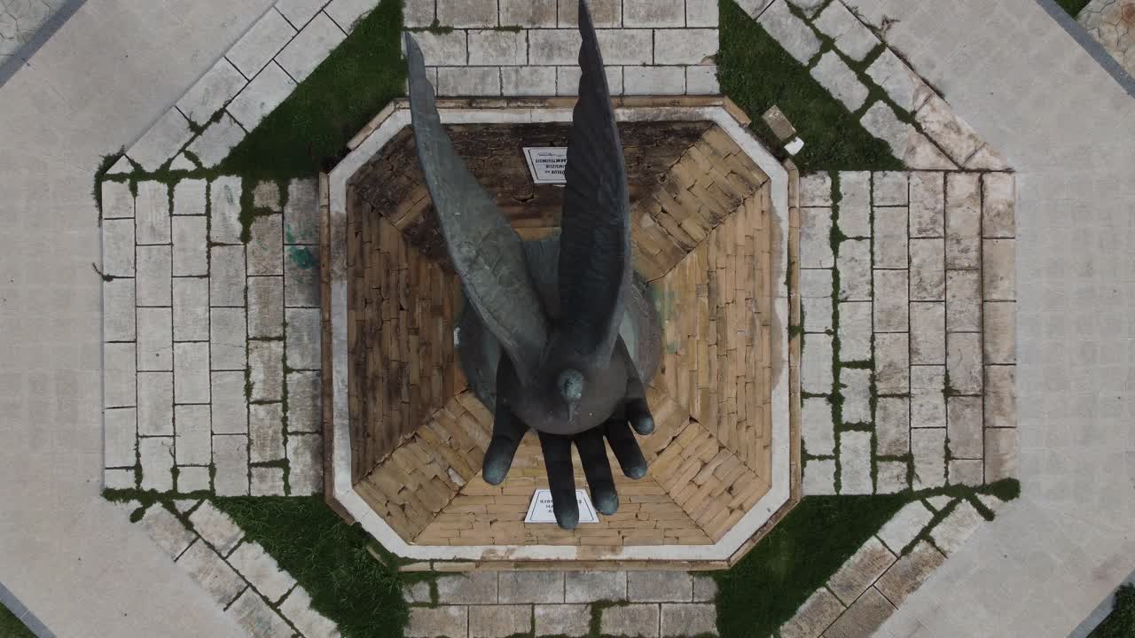 비둘기 기념물 동상