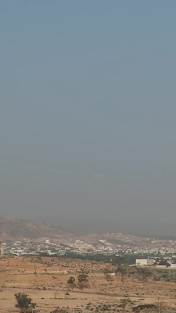 Vista di un'area residenziale e del paesaggio in Marocco dall'alto