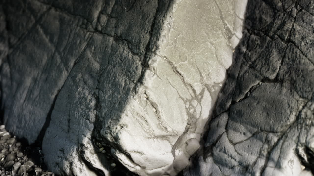 cerca de la formación de piedras rocosas