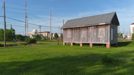 Vista-De-Casa-Abandonada-En-Galveston,-Texas