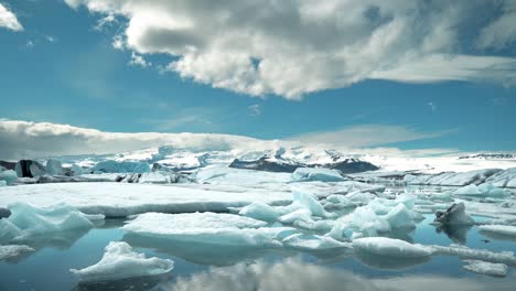 Icebergs-and-Glacier-in-Iceland