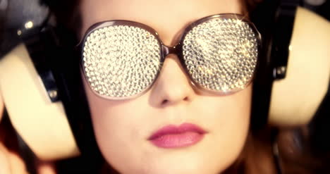 woman disco glasses 4k 09