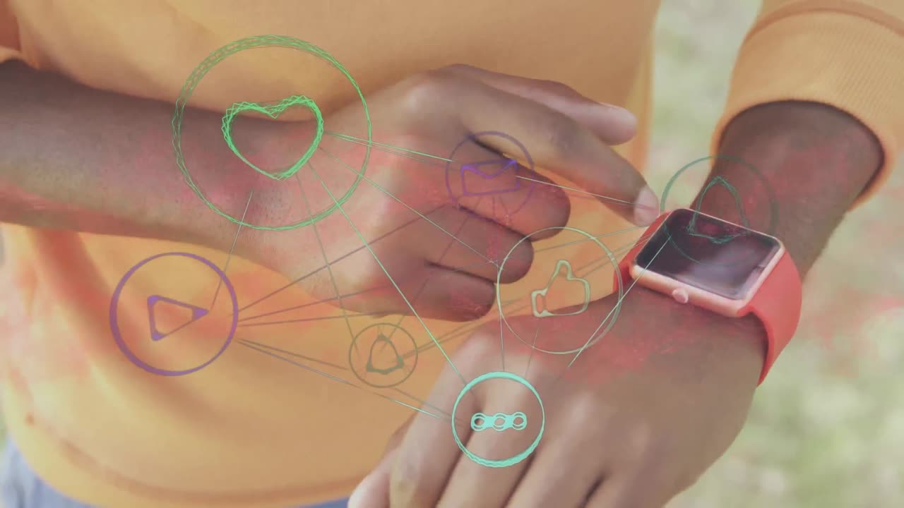 animación del procesamiento de datos con una red de iconos y un hombre afroamericano chequeando un reloj inteligente